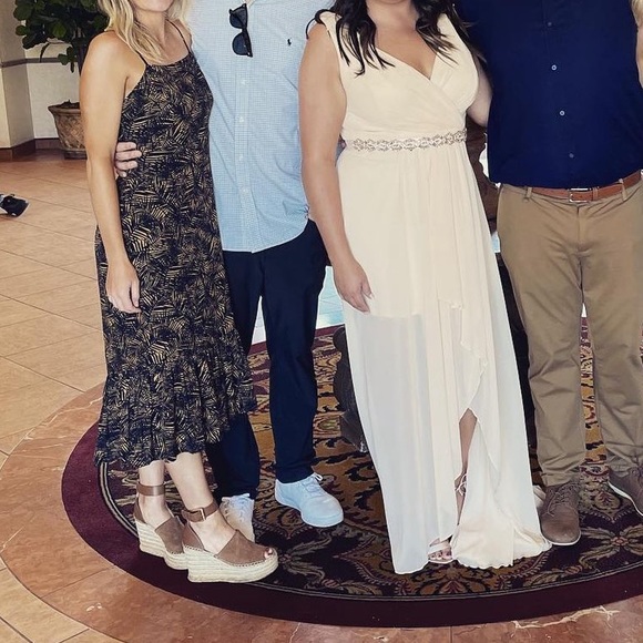 • Midi Dress • - Picture 2 of 8